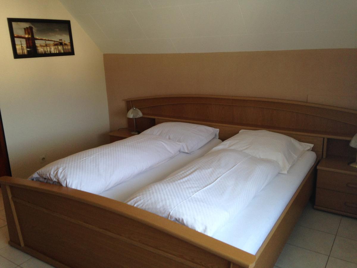 Hotel Gasthof Ratstube Kirchheim unter Teck Ngoại thất bức ảnh