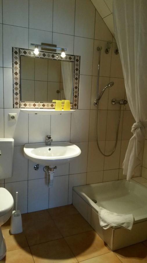 Hotel Gasthof Ratstube Kirchheim unter Teck Ngoại thất bức ảnh